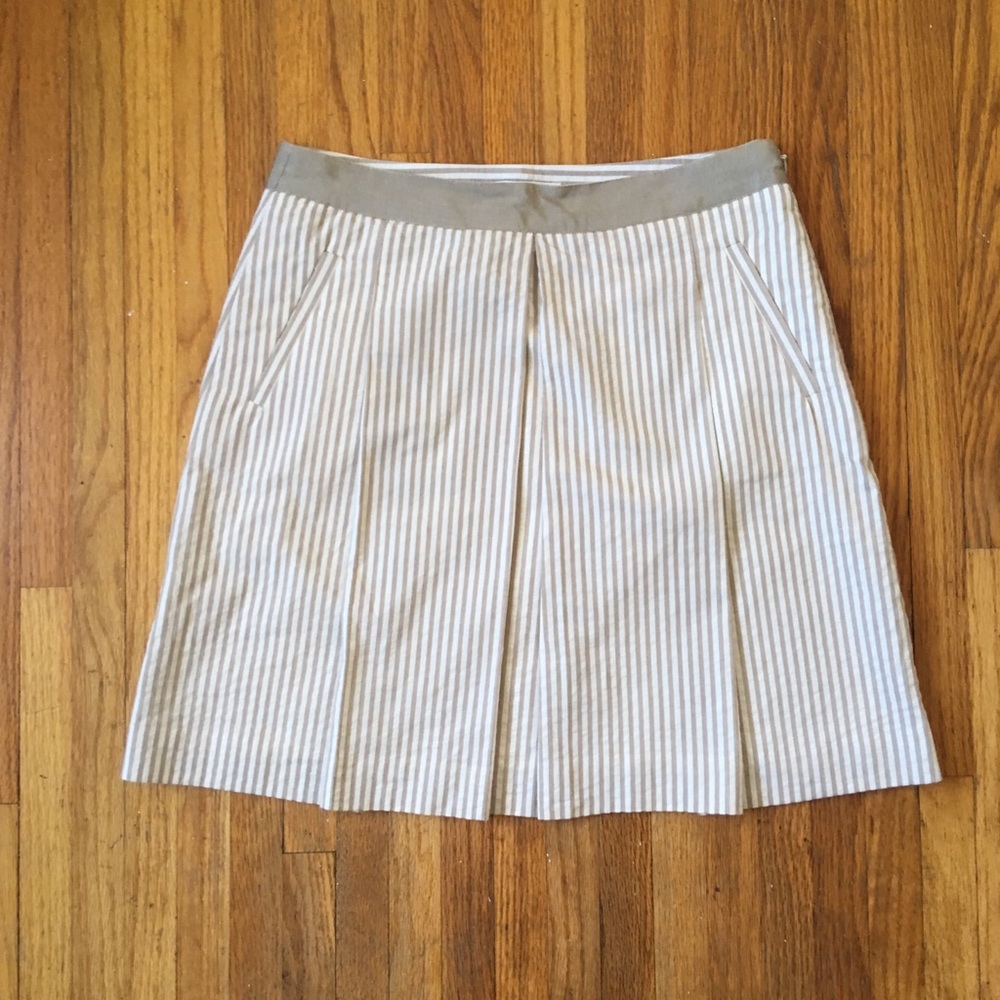 Banana Republic seersucker skirt. Size 2.